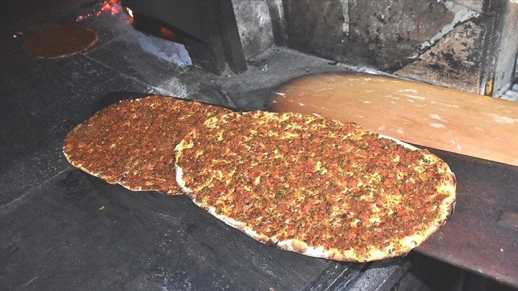 melek-mosso-lahmacun-tepki.jpg